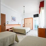 De Paris Hotel 3*