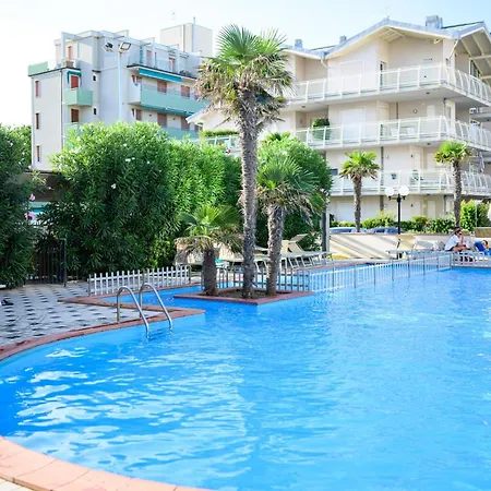 De Paris Отель 3*