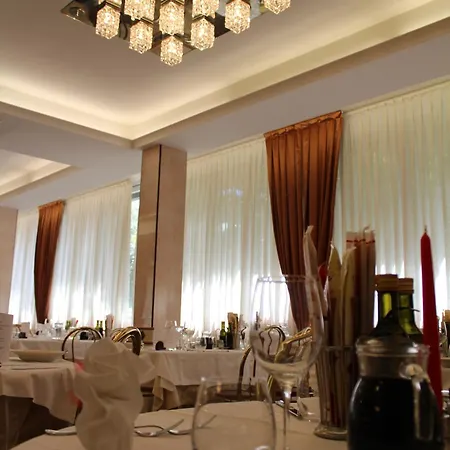 De Paris Hotel 3*